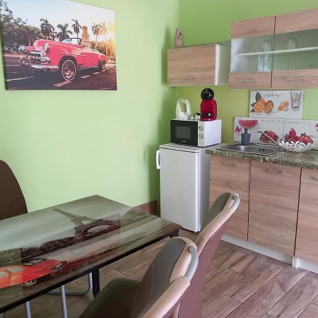 Laura Apartman Apartment Нагиканиша Екстериор снимка
